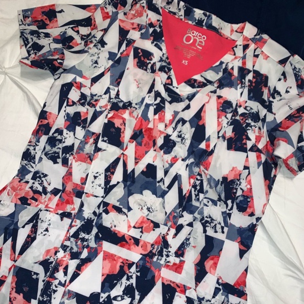 Barco One • Flower Prism Scrub Top